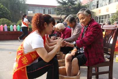 禹州愛心企業(yè)一休堂 九九重陽獻(xiàn)愛心，保健服務(wù)暖人心